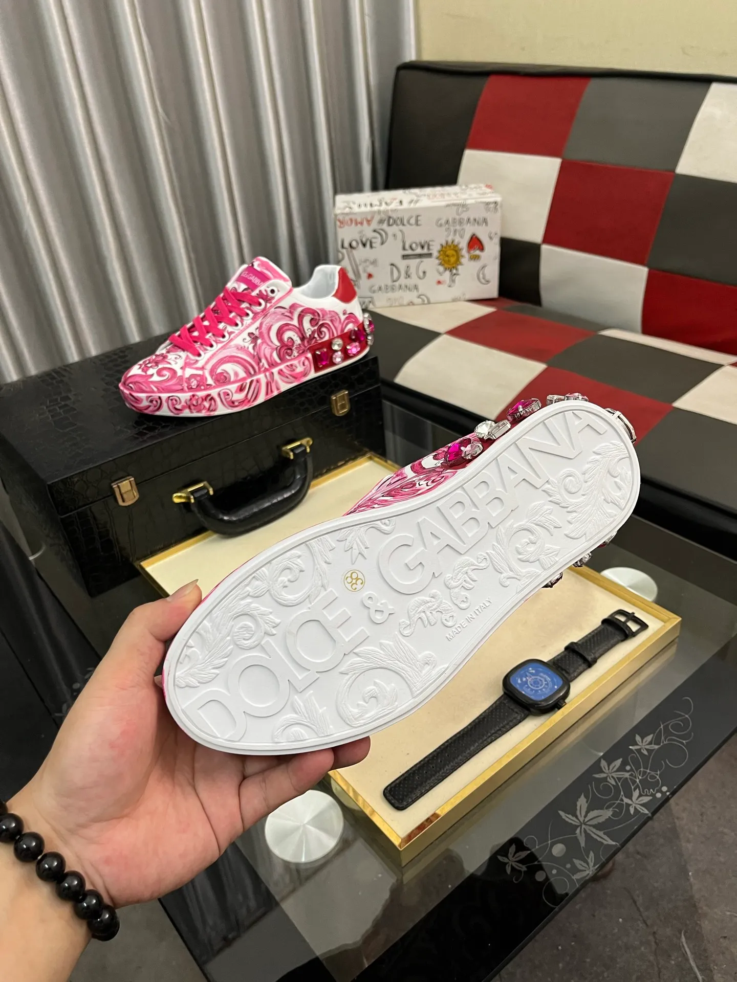 Men's shoes 💰500⌚️⌚️Dolce & Gabbana/DG heavy industry series, new casual fashion shoes 👟Simple and elegant style, fashionable and exclusive👑Fashionable and generous. Original breathable cotton + hand-painted craftsmanship, comfortable breathable lining. Exquisite luxury, super A level! Compared with the genuine product at the counter, the version is no worse at all💕Size: 35-462⃣️Color selection